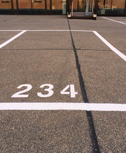 cijfers op parkeerterreinen