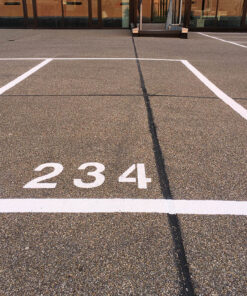 Wegmarkering parkeerterrein cijfers